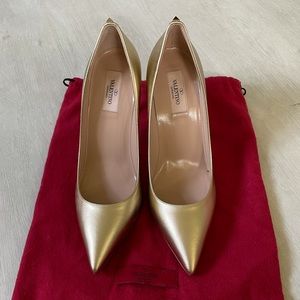 Gold Valentino Rockstud Pumps 39.5